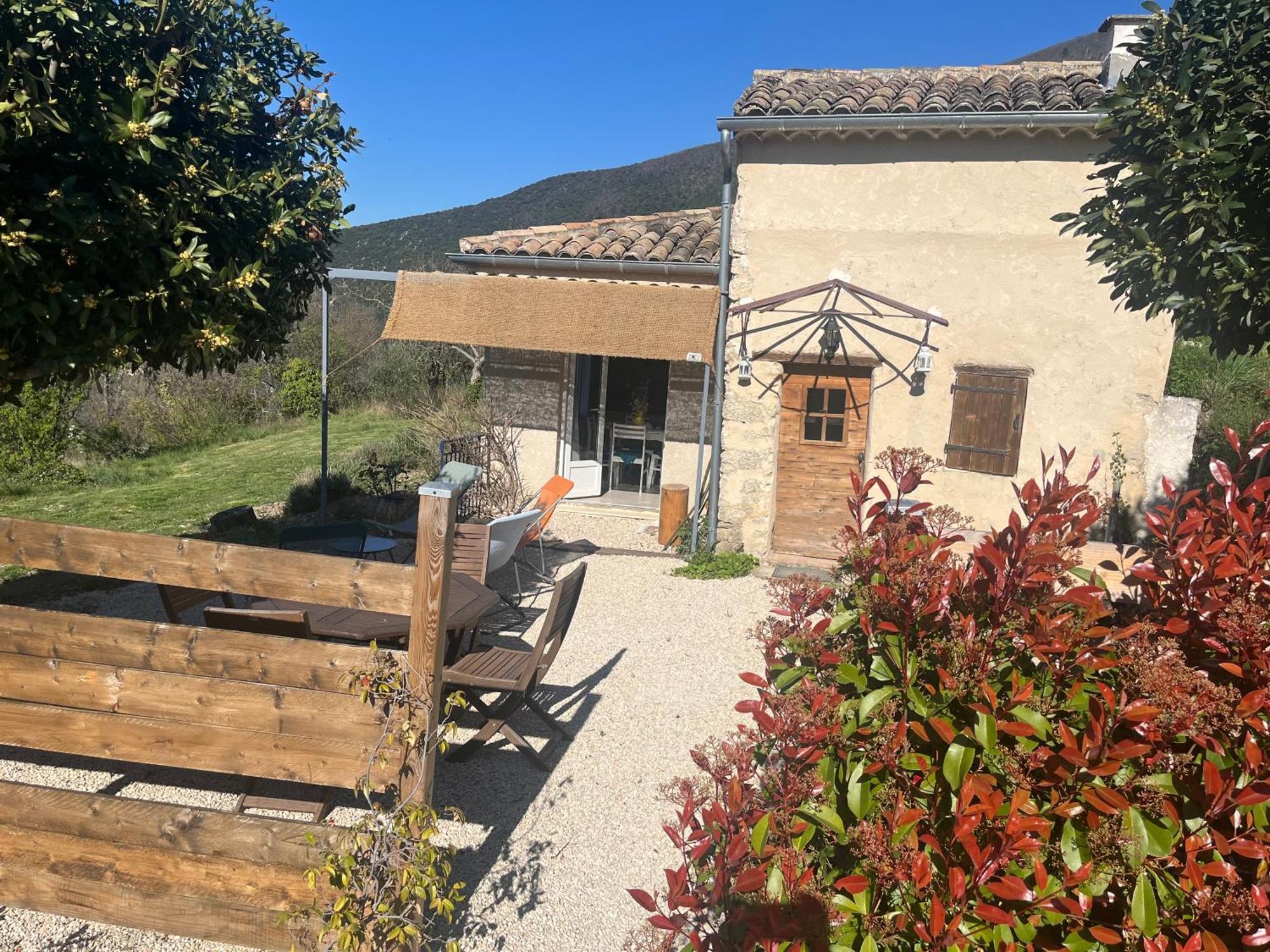 Cabanon Entoure De Montagnes Et D'Oliviers Villa Nyons Exterior photo